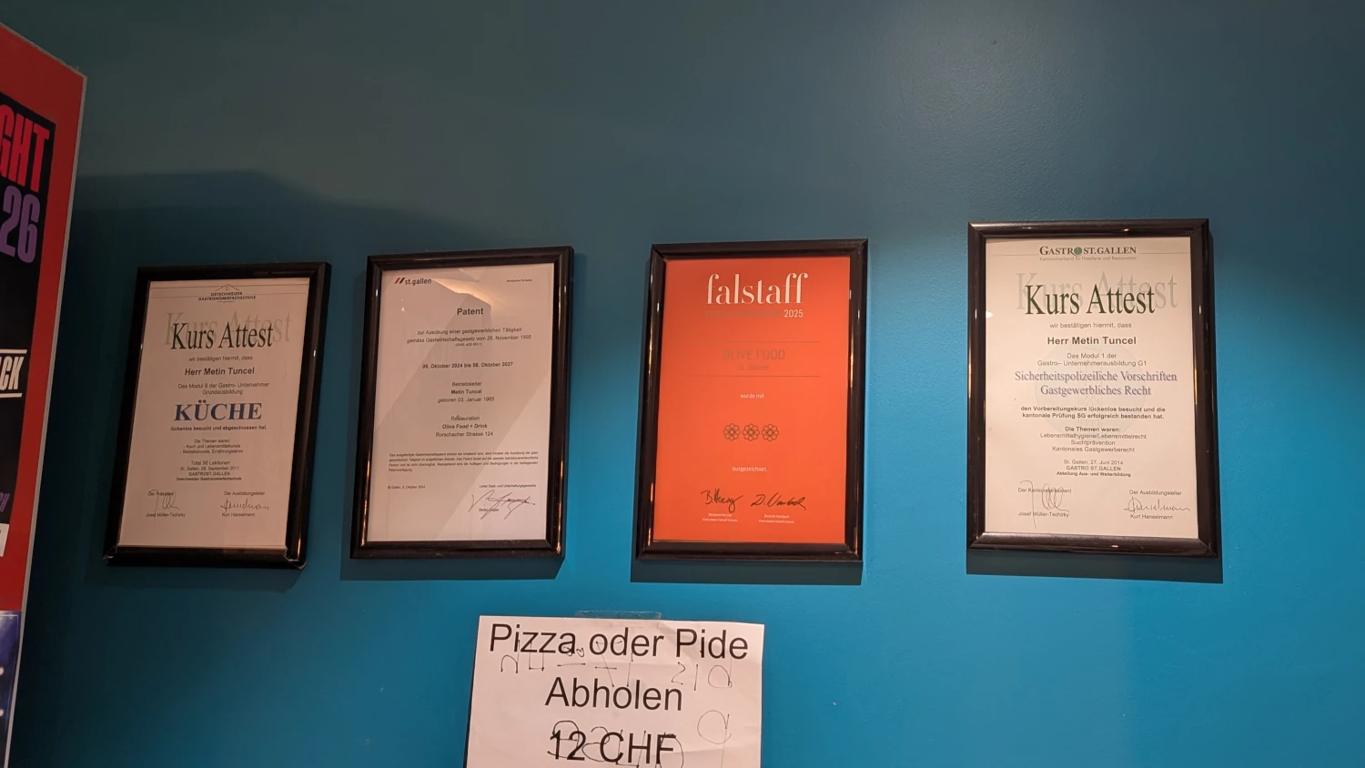 Gerahmte Zertifikate und Auszeichnungen